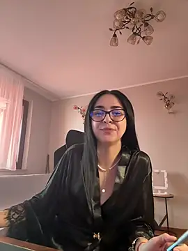 TheaMerve online show from 04/17/26, 02:20