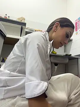 Snapshot of SUSYMIILS chatting on 04/24/26, 06:21 SUSYMIILS online show from 04/24/26, 06:21