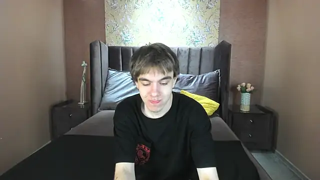 Snapshot of DaveBevy chatting on 06/23/26, 07:23 DaveBevy online show from 06/23/26, 07:23
