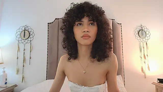Julietta    online show from 06/23/26, 02:15