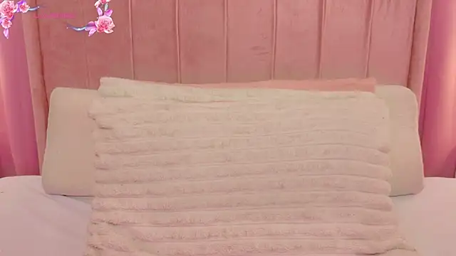 MoollyLove online show from 04/25/26, 12:08