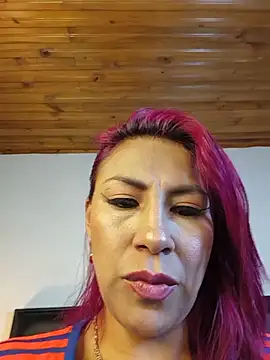Snapshot of tatianabelli chatting on 06/17/26, 10:43 tatianabelli online show from 06/17/26, 10:43