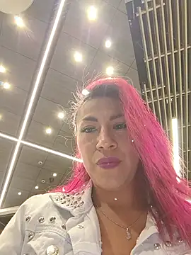 Snapshot of tatianabelli chatting on 07/13/26, 09:17 tatianabelli online show from 07/13/26, 09:17
