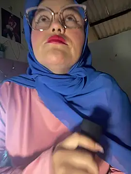 Snapshot of Marian_fadel chatting on 06/18/26, 01:37 Marian fadel online show from 06/18/26, 01:37