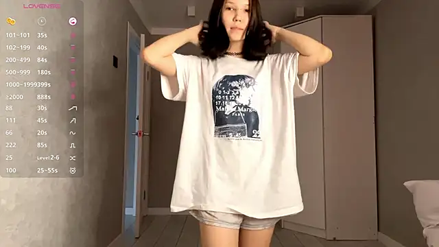 AmeliaMiotii online show from 04/12/26, 10:20