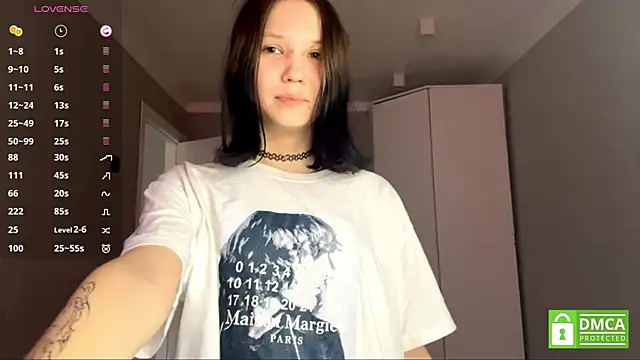 AmeliaMiotii online show from 04/23/26, 11:09
