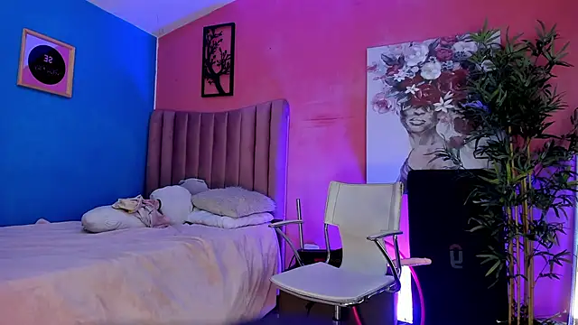 LexyNova  online show from 04/18/26, 07:58