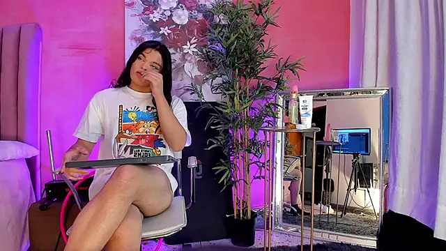 LexyNova  online show from 04/19/26, 09:50