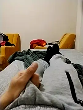 Snapshot of y2561 chatting on 03/30/26, 11:06 y2561 online show from 03/30/26, 11:06