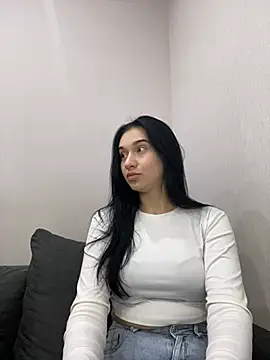Snapshot of camila_beautiful chatting on 04/14/26, 08:15 camila beautiful online show from 04/14/26, 08:15