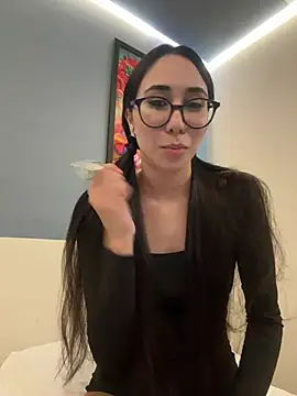 juliacosta online show from 04/07/26, 06:52