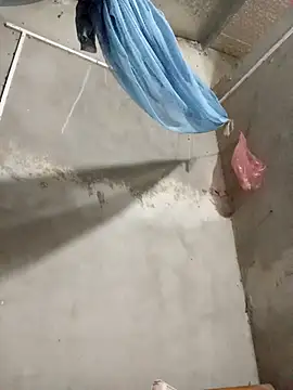 Snapshot of Emm-a- chatting on 04/05/26, 06:21 Emm-a- online show from 04/05/26, 06:21