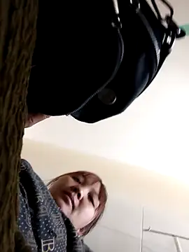 Snapshot of Emm-a- chatting on 04/08/26, 03:17 Emm-a- online show from 04/08/26, 03:17