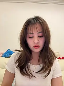 Snapshot of Yang_218 chatting on 04/11/26, 01:48 Yang 218 online show from 04/11/26, 01:48