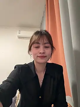 Snapshot of Yang_218 chatting on 04/19/26, 07:18 Yang 218 online show from 04/19/26, 07:18