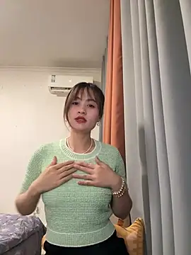 Snapshot of Yang_218 chatting on 04/20/26, 11:24 Yang 218 online show from 04/20/26, 11:24