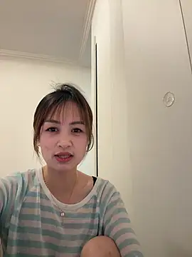 Snapshot of Yang_218 chatting on 05/08/26, 05:13 Yang 218 online show from 05/08/26, 05:13