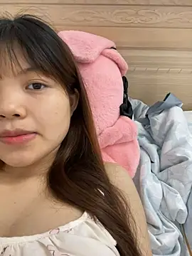 Snapshot of -Vaci- chatting on 04/20/26, 01:58 -Vaci- online show from 04/20/26, 01:58