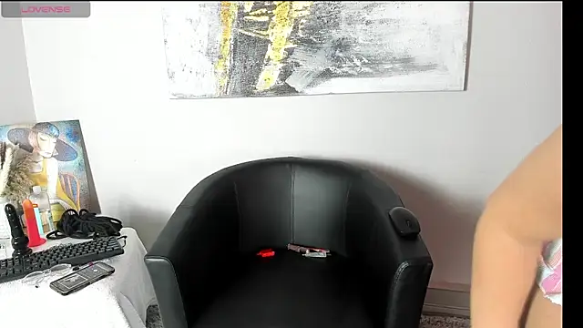 Snapshot of ZoeBrownn chatting on 04/24/26, 12:02 ZoeBrownn online show from 04/24/26, 12:02
