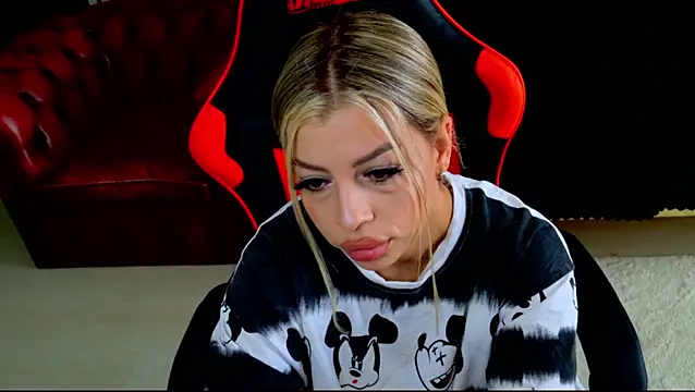 Ohh Nicole online show from 04/07/26, 02:06