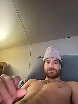 Snapshot of Nnnicholasnnn chatting on 04/19/26, 06:10 Nnnicholasnnn online show from 04/19/26, 06:10