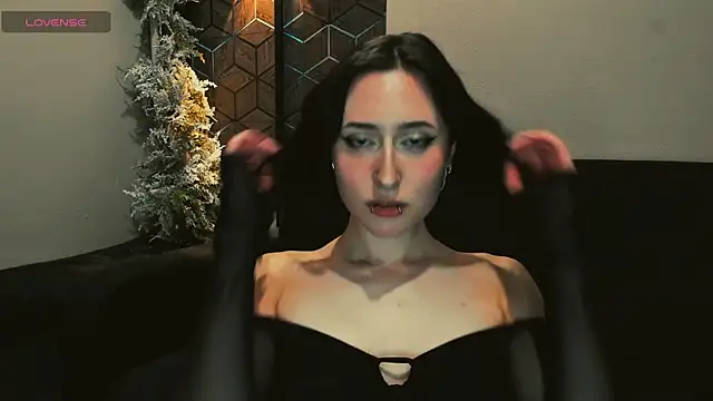 Snapshot of cherry_paws_ chatting on 04/22/26, 10:55 cherry paws online show from 04/22/26, 10:55