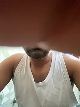 Snapshot of 9inchesHire chatting on 04/16/26, 01:17 9inchesHire online show from 04/16/26, 01:17