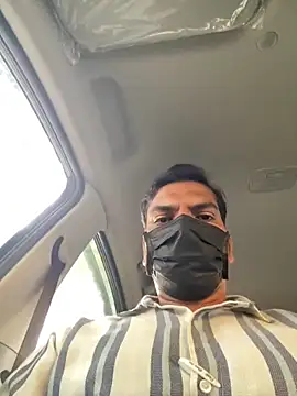 Snapshot of 9inchesHire chatting on 04/23/26, 03:19 9inchesHire online show from 04/23/26, 03:19