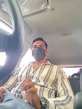 Snapshot of 9inchesHire chatting on 04/27/26, 03:26 9inchesHire online show from 04/27/26, 03:26