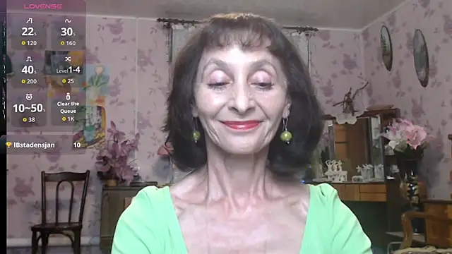 Snapshot of Shooting-Star- chatting on 06/18/26, 06:56 Shooting-Star- online show from 06/18/26, 06:56