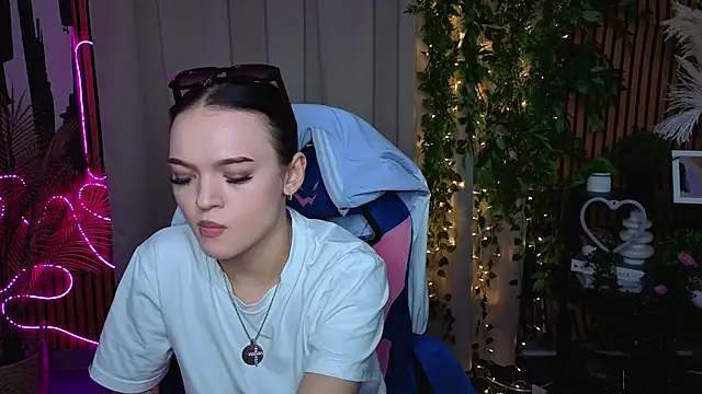 DoraMorgan online show from 04/05/26, 02:47