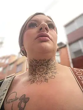 Snapshot of Eliee--Roth chatting on 05/11/26, 10:07 Eliee--Roth online show from 05/11/26, 10:07