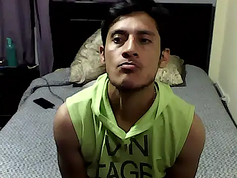 Snapshot of Paul_Velvet chatting on 04/28/26, 02:27 Paul Velvet online show from 04/28/26, 02:27