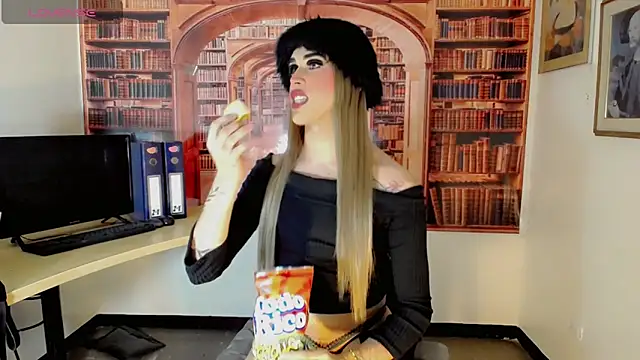 Snapshot of rashell_queen chatting on 03/29/26, 09:59 rashell queen online show from 03/29/26, 09:59