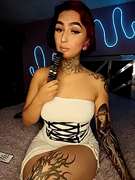 Snapshot of AmaraRossi chatting on 04/16/26, 01:45 AmaraRossi online show from 04/16/26, 01:45