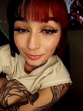 Snapshot of AmaraRossi chatting on 04/21/26, 02:15 AmaraRossi online show from 04/21/26, 02:15