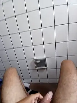 Snapshot of Aecio2029 chatting on 04/13/26, 12:21 Aecio2029 online show from 04/13/26, 12:21