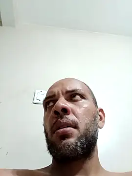 Snapshot of Aecio2029 chatting on 04/17/26, 11:30 Aecio2029 online show from 04/17/26, 11:30