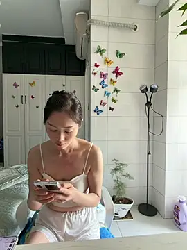 yuanpu0925 online show from 04/30/26, 11:42
