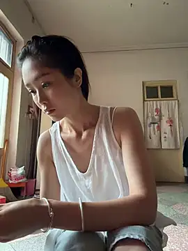 Snapshot of yuanpu0925 chatting on 06/20/26, 11:18 yuanpu0925 online show from 06/20/26, 11:18