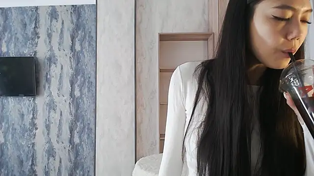 SecretTiny online show from 05/20/26, 02:40