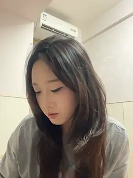 Alice-babyone online show from 04/27/26, 10:24