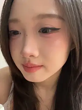 Alice-babyone online show from 05/19/26, 12:44