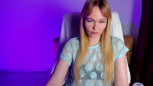 Snapshot of Kirasweetlove chatting on 04/06/26, 08:37 Kirasweetlove online show from 04/06/26, 08:37