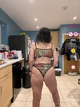 IvyBelleMilf online show from 05/19/26, 09:10