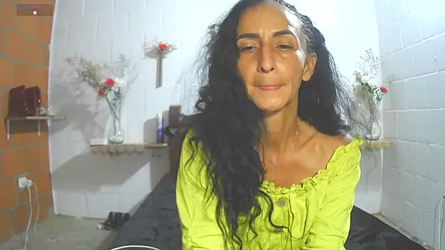 Snapshot of SamanttaLopez chatting on 05/08/26, 12:27 SamanttaLopez online show from 05/08/26, 12:27