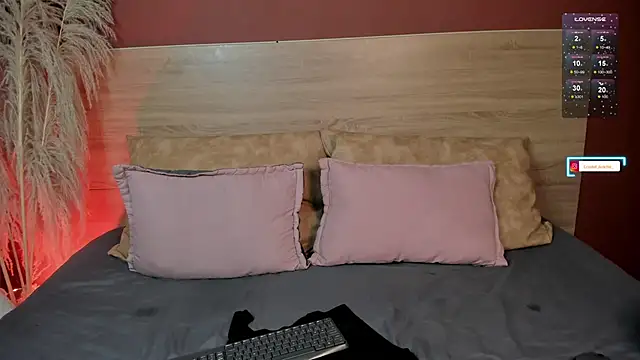 Snapshot of crystal_arlette_ chatting on 04/18/26, 12:09 crystal arlette online show from 04/18/26, 12:09