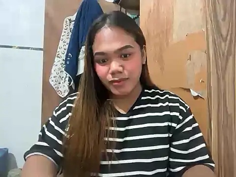 Snapshot of yourhotwild_bella chatting on 07/29/26, 05:22 yourhotwild bella online show from 07/29/26, 05:22