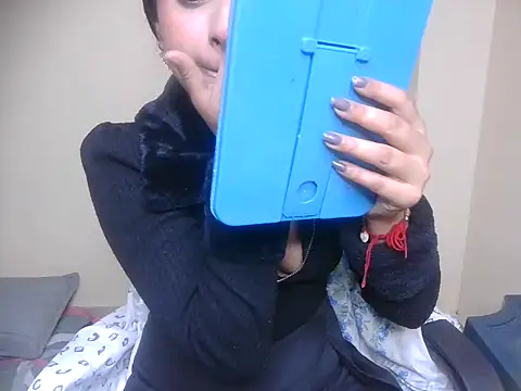 NANCY OBEROYE online show from 05/17/26, 08:34