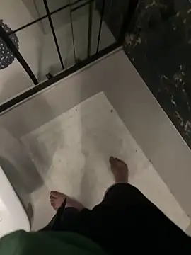 Snapshot of icemanhotwomen chatting on 04/22/26, 11:39 icemanhotwomen online show from 04/22/26, 11:39